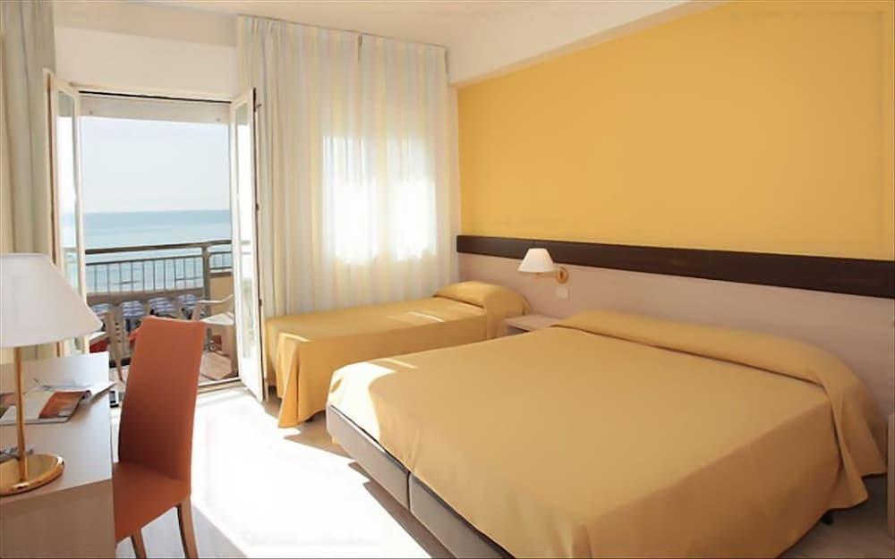 Hotel Astor Lido di Jesolo Eksteriør billede